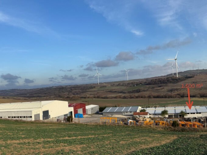 SİLİVRİ FENER’DE MÜSTAKİL ÇATILI 1.600M² DEPO+1.400M² AÇIK ALAN